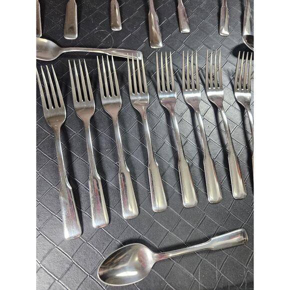 Rogers Stainless by Oneida Service for 8 Silverware Set with Serving Pieces - Picture 13 of 16